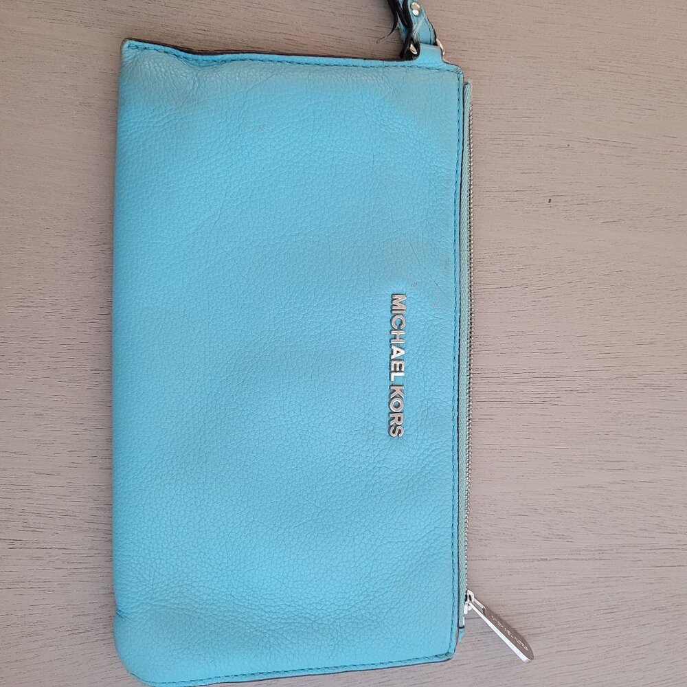 Michael Kors turquoise wristlet